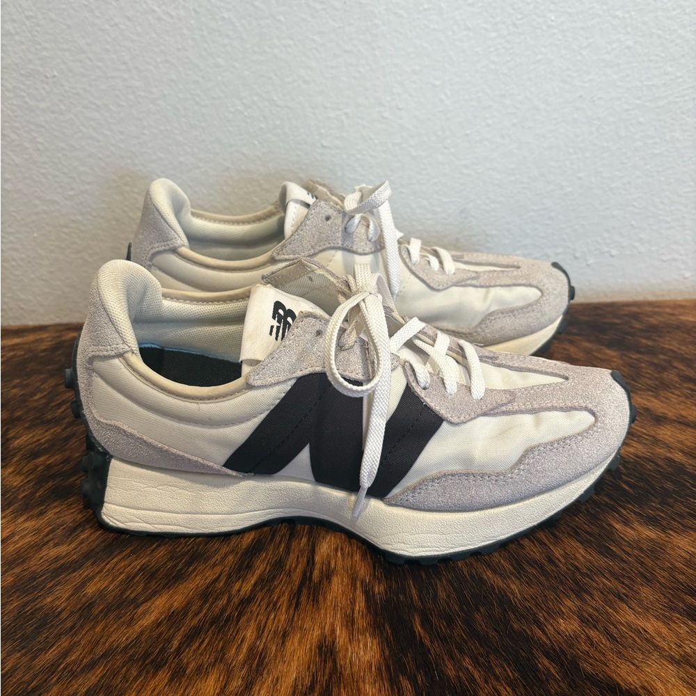 Women’s New Balance 327 Sneaker - Picture 3 of 4